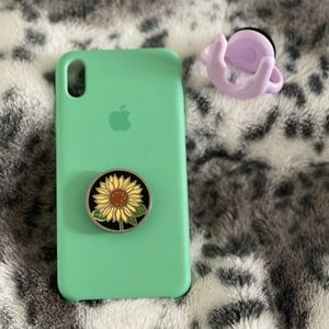 IPhone XS Max silicone case and popsocket